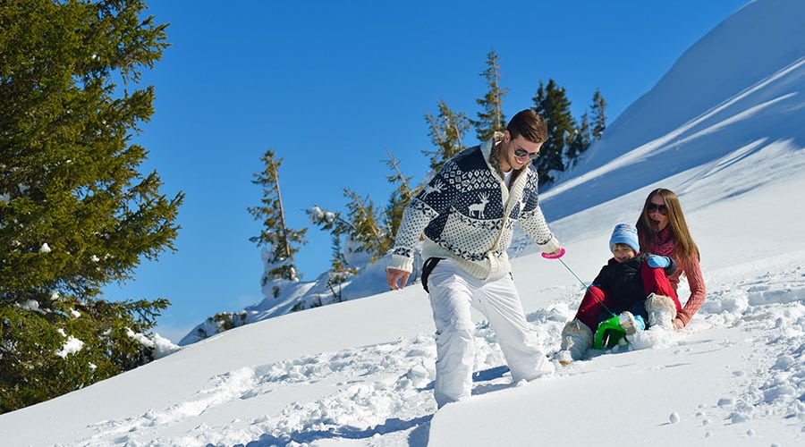 nawu_apartments_Winter_Schnee_Familie_Rodeln nawu_apartments