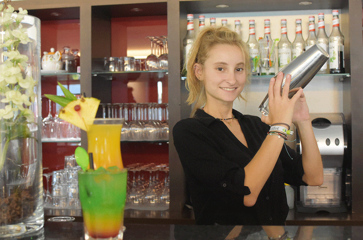 nawu apartments - Cocktails - Bar - Beim Reden, kommen die Leute zusammen.